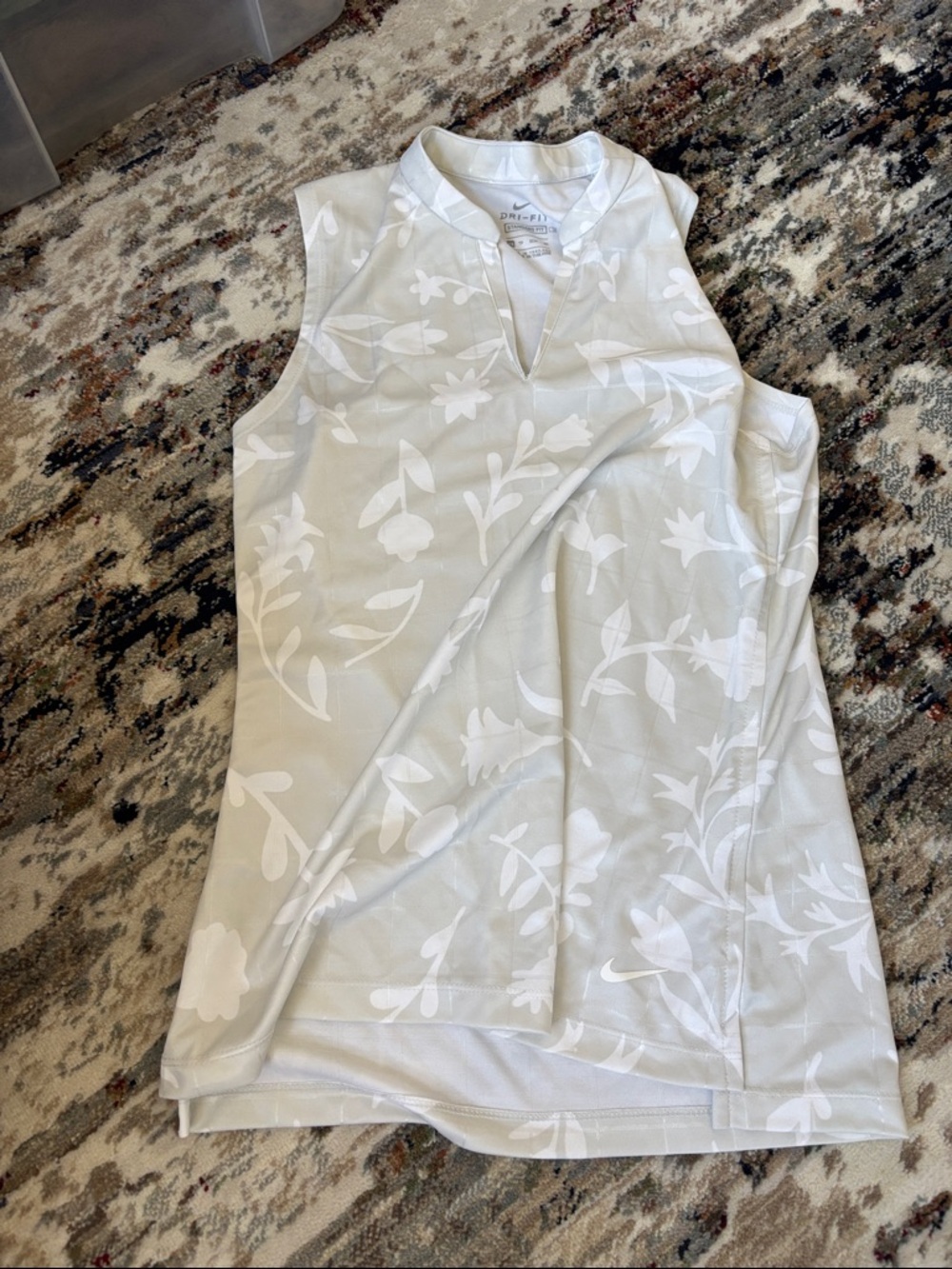 Nike Women’s Sleeveless Floral-Print Golf Tank - Light Gray & White